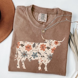 Comfort Colors Floral Highland Cow Shirt, Boho Farm Animal Tee, Ranch Life Gift for Her, Cow Lover Graphic T-shirt, Western Country Tee