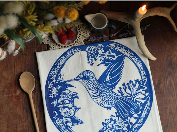 Vibrant Hummingbird Cotton Tea Towel: Boho Kitchen Decor, Colorful Dish Cloth, Unique Hostess Gift