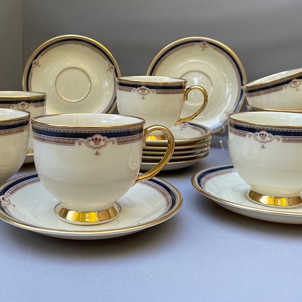 Lenox Buchanan Footed Teacups and Saucers. Presidential Collection.  Gorgeous gold rimmed, stately fine China.  Excellent Condition.
