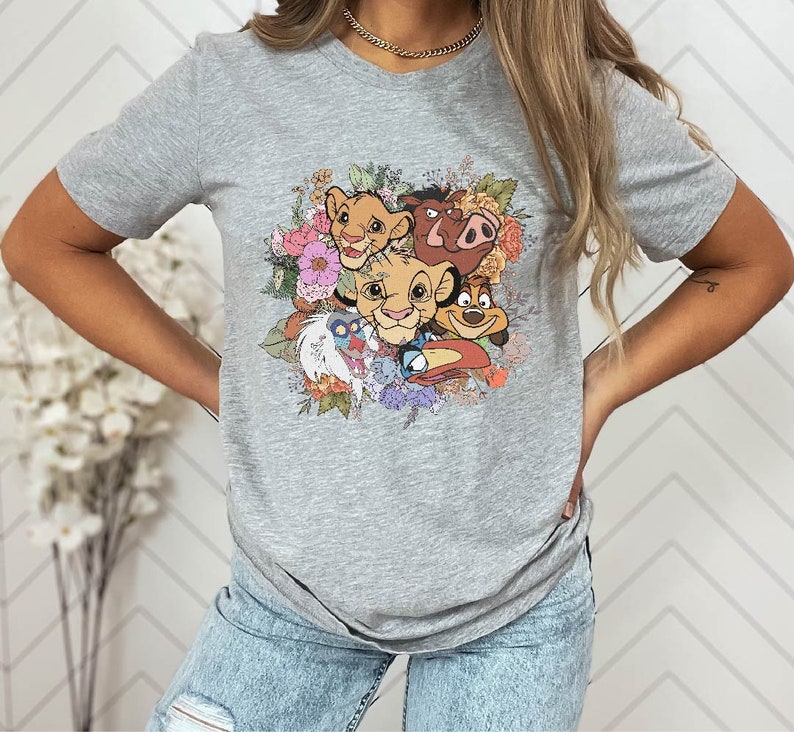 chemise vintage Disney Le roi lion, t-shirt floral Animal Kingdom, t-shirt Simba, chemise Timon, t-shirt Pumbaa, t-shirt voyage en famille Disney image 3