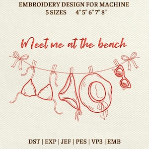 Könnte beinhalten: Rotes Stickdesign mit Strandmotiven: Bikini, Sonnenbrille und Sonnenhut, alle an einer Wäscheleine aufgehängt. Der Text "Meet me at the beach" befindet sich darüber. Erhältlich in 5 Größen: 10 cm, 13 cm, 15 cm, 18 cm und 20 cm.