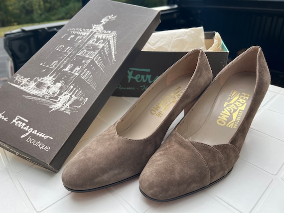 Vintage Salvatore Ferragamo Brown Suede Pumps 6.5 - image 1