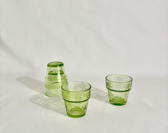 Juego de cristalería VintageGreen / Copas de cóctel de los años 70 con grabado Flower Power, para carrito de bar