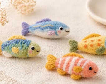 Peces de fieltro hechos a mano, adorables mini peces de fieltro con aguja, coloridas y esponjosas figuras de peces, decoración de animales kawaii, regalo único para amantes de los animales.