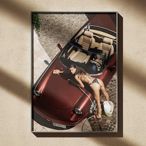 Poster di donna sexy che lava l&#39;auto, fotografia di moda di auto, arte murale di auto di lusso, stile moda retrò, poster di auto d&#39;epoca, arte murale stampabile