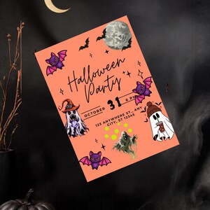 Peut inclure: Une invitation rectangulaire pour une f&ecirc;te d'Halloween sur fond p&ecirc;che avec une pleine lune, des chauves-souris et des &eacute;toiles. Les illustrations incluent une sorci&egrave;re, un fant&ocirc;me en bonnet avec une boisson et une goule. Texte : Halloween Party, October 31, 6 PM, 123 Anywhere St., Any City, ST 12345.