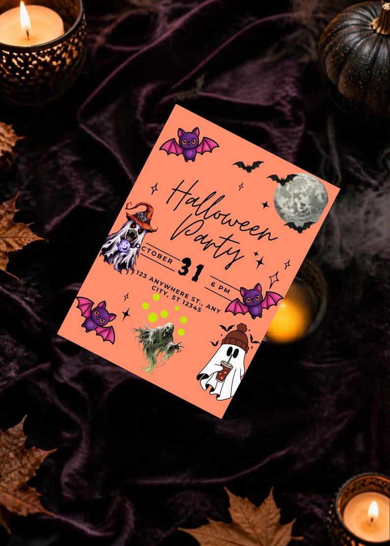 Peut inclure: Une carte d'invitation orange pour une f&ecirc;te d'Halloween avec des illustrations de chauves-souris violettes, une pleine lune, un fant&ocirc;me avec un chapeau, un fant&ocirc;me avec une boisson et une silhouette effrayante. Texte : Halloween Party, 31 octobre, 18h.