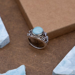 Larimar Flower Silver Ring, Silver and Larimar Organic Ring, 925 Sterling Silver Vintage Ring with Larimar, Blue Gemstone Ring for woman