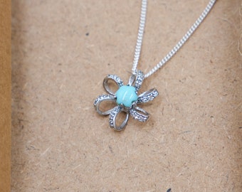 女性用ターコイズ＆トパーズフラワーペンダント、ターコイズ付き