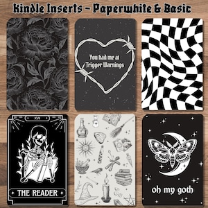 ゴシックプリント可能なKindleインサート、Booktokケース、ダークロマンスケース、チェッカー模様の魔女パターン、Kindle Paperwhite、デジタルダウンロード、タロットカード