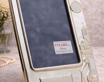 Vinard Sterling Silver Babyram 925, 18×13 cm — Stork- och kyrkmotiv, Graverbar plakett, Spansk dopgåva
