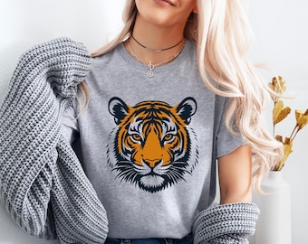 Vintage Tiger Graphic Tee, Retro 90s Sport T-Shirt, Wild Cat Vintage Outfit, Safari Clothes