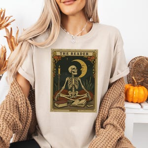 The Reader Tarot Card T-shirt,Mystic Graphic T-shirt,Skeleton Tarot T-shirt,Occult Aesthetic T-shirt,Spiritual Witch Tees,Tarot Lover Gift