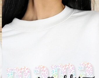 Personaliseer moedertrui met kindernaam; Personaliseer het moedershirt met kindernaam; Pastelkleurige cheeta; Uniseks sweatshirt en bella canvasshirt