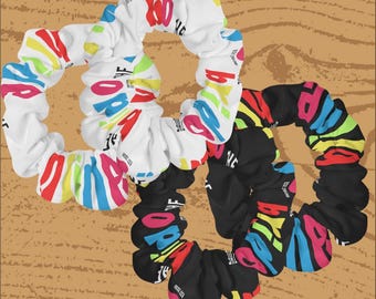 Bijpassende scrunchie voor bruid en bemanning; Bruid cadeau; Bruidsmeisjescadeau; Vrijgezellencadeau; Cadeauset personaliseren; Ontwerpen met patroonverloop
