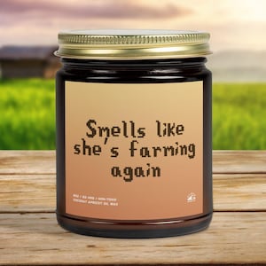 Smells Like She&#39;s Farming Again Candle, Stardew Candle, Stardew Decor, Stardew Valley Gamer Gift, Stardew Farming Gift, Stardew Birthday
