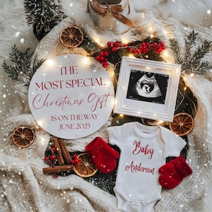 Faire-part de grossesse numérique pour le Nouvel An, Faire-part de bébé magique 2025, Révélation échographique des réseaux sociaux de janvier, Couronne de Noël neutre