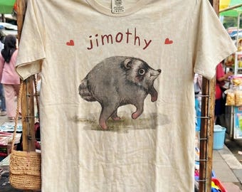 Koszulka Jimothy Raccoon Ivory Comfort Colors®, wirusowy T-shirt z motywem szopa pracza z Seattle, odzież z motywem krótkiego kręgosłupa, zabawny T-shirt z internetowym memem