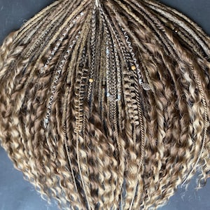 Cream Blonde, Curly mix, Synthetic Dreads, Wave Dreads, Beige Blonde Dreadlocks with Accessories, Boho dreadlocks