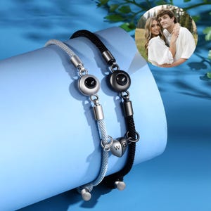 Pulsera de proyección de fotos personalizada, pulsera magnética grabada personalizada para pareja, joyería de corazón a juego, regalo de aniversario para él y ella.