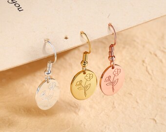 Boucles d'oreilles fleur de naissance personnalisées - Boucles d'oreilles breloque chevalière florale - Boucles d'oreilles fleur de naissance personnalisées - Cadeau d'anniversaire pour maman - Cadeau de fête des mères