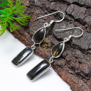 Gyllene Blå Flash Nuummite 925 Sterling Silver Handgjorda Statement Örhängen Två Stenar Grönland Nuummite för Kvinnor