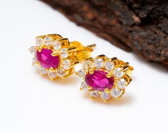 Pendientes de botón de cristal de rubí rosa: plata de ley 925 bañada en oro amarillo