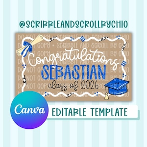 Op de afbeelding: Een afstudeeraankondigingssjabloon met de tekst "Gefeliciteerd SEBASTIAN klas van 2026". Het ontwerp bevat een afstudeerhoed, een rol en decoratieve elementen. De Canva bewerkbare sjabloon is in een bruine kleur.