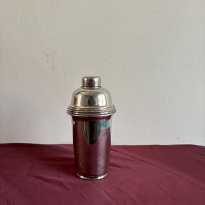 ヴィンテージカクテルシェイカー、シルバーメッキデザイン、バーアクセサリー、ミクソロジーギフト、エレガントなホームバー、ホステスギフト