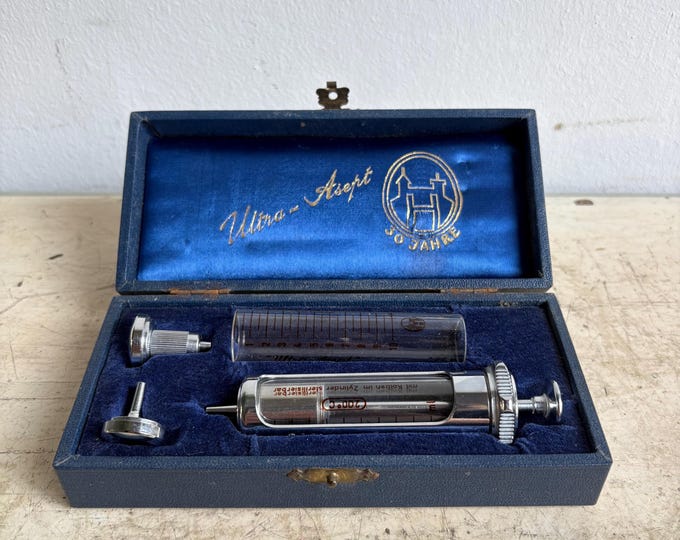 Vintage Medical Syringe, Medical Tools, Old Medical Syringe, Nurse Equipment, Medical Accessories, Mom Gift