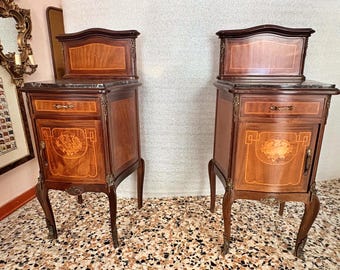 Set van twee vintage nachtkastjes, houten bijzettafels, retro slaapkamermeubelset, antieke nachtkastjes