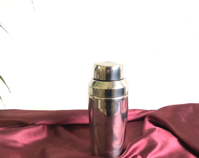 Metal Martini Shaker, Vintage Barware Decor, Cocktail Mixer, Retro Drink Shaker, Home Bar Gift