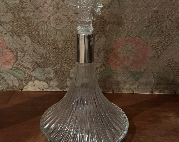 Antique Crystal Wine Decanter, Collectible Glassware, Vintage Bar Decor, Wine Serving Essential, Hostess Gift