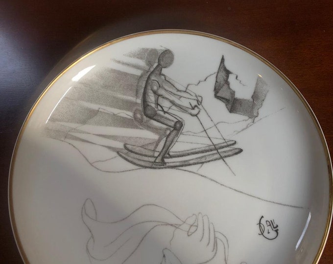 Vintage Decorative Plate with Pablo Picasso Art, Wall Hanging Decor, Retro Artist Collectible, Home Gift
