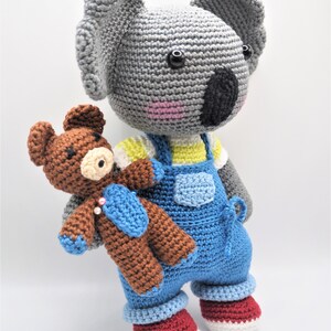 Peluche koala et son doudou amigurumi en crochet image 3