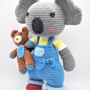 Peluche koala et son doudou amigurumi en crochet image 2