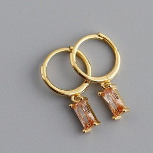 Belles boucles d'oreilles Huggie en cristal Créoles pour femme Petit pendentif en cristal Boucles d'oreilles minimalistes Cadeaux pour elle Cadeaux pour femme D4:Gold Orange