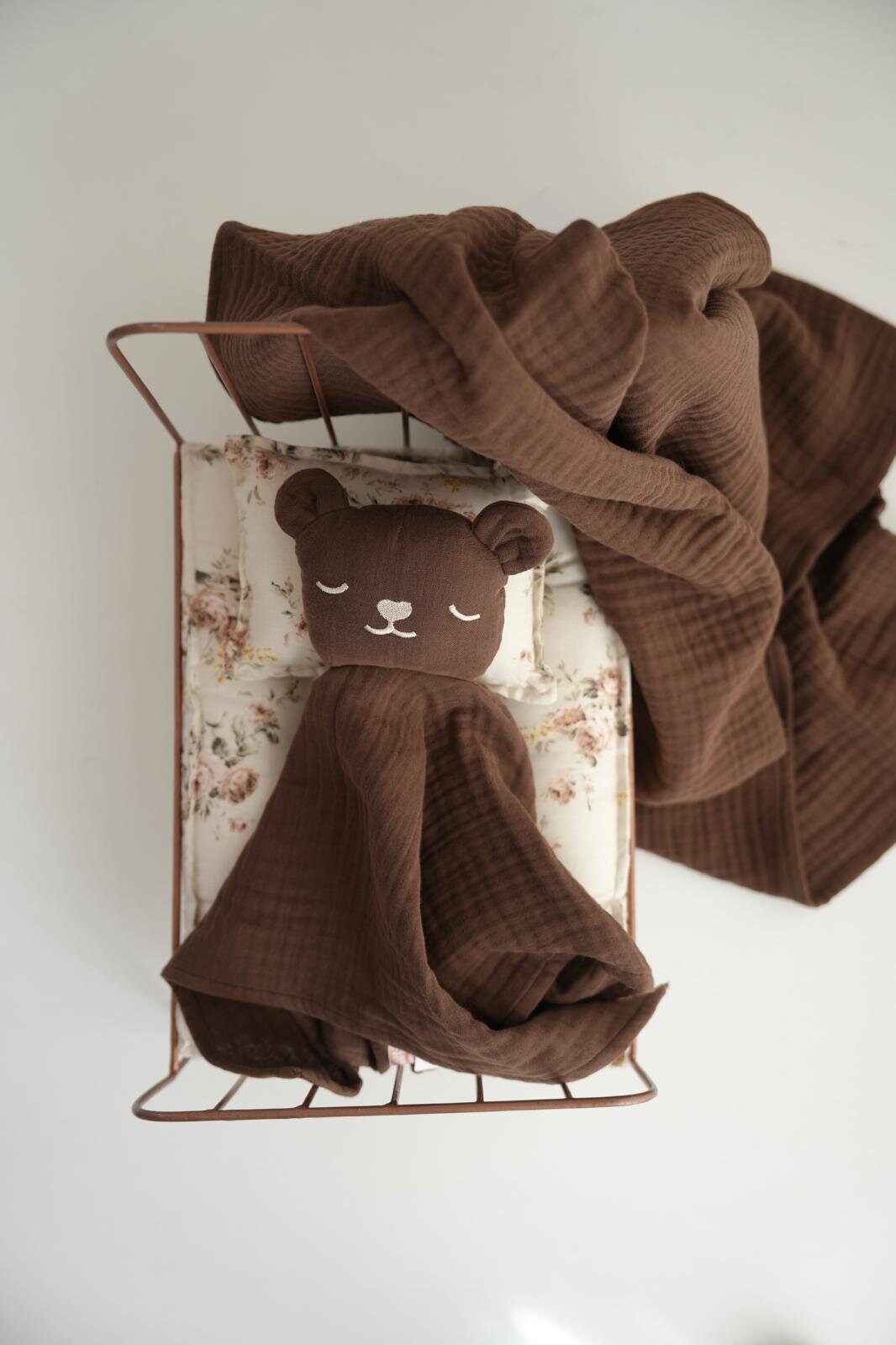 R for Rabbit Softkins Lightweight Muslin Baby Blanket main image 1