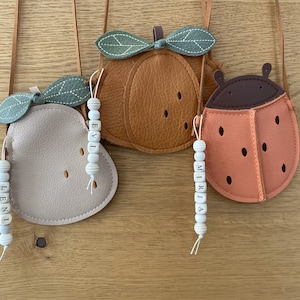 Mini-Umhängetasche / Zuckersüß / Kinder / Personalisierung / Marienkäfer / Birne / Kürbis / Täschchen / Taschenliebe / Geschenk / Geldbeutel