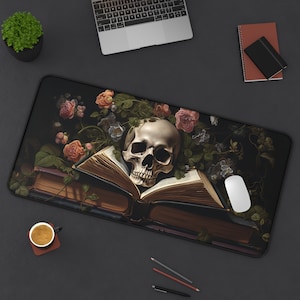 Dark Academia Library Desk Mat Alfombrilla de ratón gótica Alfombrilla de escritorio gótica grande Alfombrilla de escritorio gótica Alfombrilla de escritorio Cráneo y flor Alfombrilla de ratón oscura Alfombrilla de escritorio de bruja