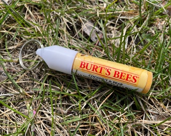 Casquette porte-clés pour bâtons à lèvres Burts Bees - Bouchon de rechange pour support de baume à lèvres Burts Bees - Porte-clés pour bâtons à lèvres ChapCaddie inclus