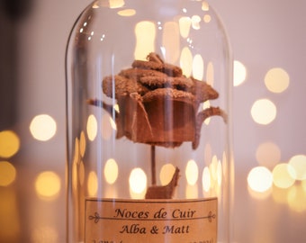 cadeau noces de cuir 2 ans de mariage. dôme en verre noces de cuir, noce de cuir