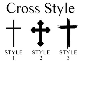 Pode incluir: Tr&ecirc;s estilos diferentes de cruzes. A primeira &eacute; uma cruz preta simples. A segunda &eacute; uma cruz preta com floreios decorativos. A terceira &eacute; uma cruz preta com um efeito de pincelada desgastada. O texto abaixo de cada cruz diz "STYLE 1", "STYLE 2" e "STYLE 3".
