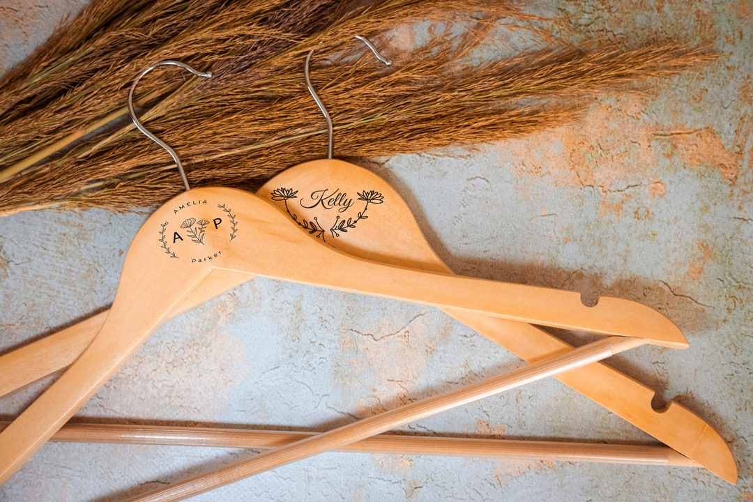 Personalized Clothes Hanger, Customed Hanger, Bridesmaid Hangers