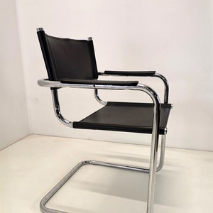 Schwarzer Leder Freischwinger / 70er 80er Italien / Leder und Chrom / Bauhaus Design Mart Stam Stil Bürostuhl