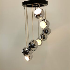 Guzzini Chrome Ball Cascading Chandelier Lamp/ 1970s / Harvey Guzzini / Atomic  design / Space Age / 1970s / MCM Meblo Guzzini Pendant Lamp