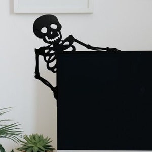Halloween door corner decoration, computer corner, picture frame decoration for Halloween, spider web, skeleton, raven and skull, gothic.