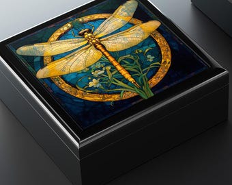 トンボのラッチ付き木箱：無料の彫刻パーソナライズ、リアルな昆虫