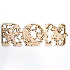Delightful Dino&#39;s - Holz Dinosaurier Namensschild - Kinderzimmer Buchstaben - Nach Maß - Wandkunst