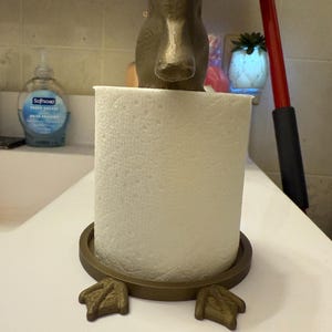 Cute Duck Toilet Paper Holder – Freestanding Resin Roll Holder For Bathroom, Guest Toilet, Or Shelving Unit